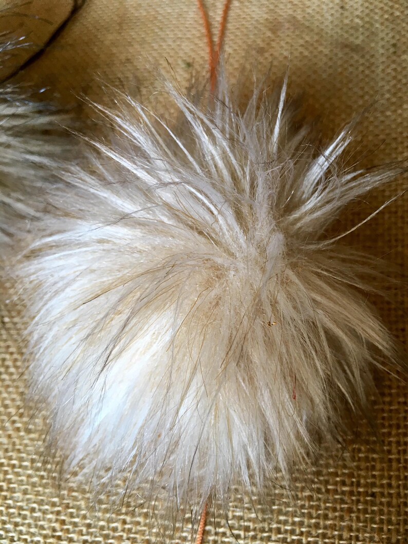 Beig faux fur pom pom vegan fabric pom pom ke rin zip puller key fob,beanie tree ornament