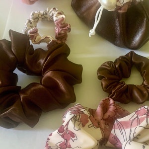 Set of 2 Silk Scrunchie Multiple Colors Pure silk S/ M/L/XL scrunchies Mulberry silk skinny hair ties Choose the color
