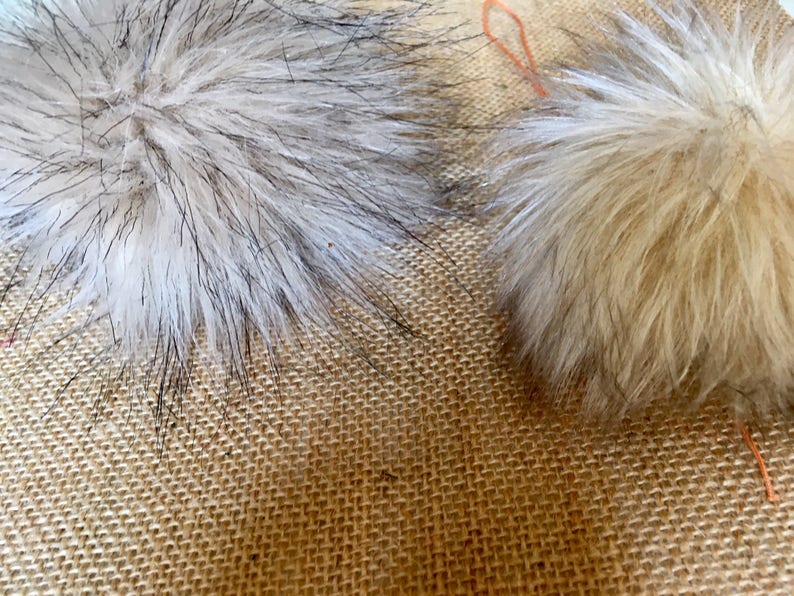 Beig faux fur pom pom vegan fabric pom pom ke rin zip puller key fob,beanie tree ornament