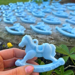 Segnaposto Cavalluccio a dondolo. Cera di soia profumata. Bomboniera personalizzata. Eco-Friendly per battesimi, comunione, matrimonio