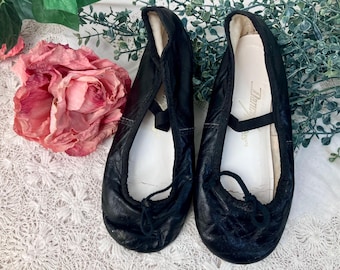 1 Pair Dance Mates Leather Black Ballet Slippers Size 1 1/2 Pair Youth Flats Vintage Clothing Decor