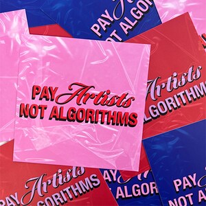 Cartão postal "Pague artistas, não algoritmos"
