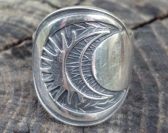 Size 7.75 Vintage Celestial Star Crescent Moon Earth Sun Sterling Celestial Crescent Moon Sun Star Ring (LIGHTER)