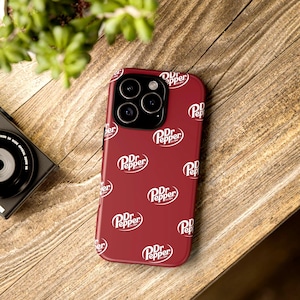 Dr. Pepper Handyhülle | Retro Soda Lover&#39;s Accessoire | Geschenk für Softdrink-Fans, Sammlerstücke, Geburtstag, Fun Drink
