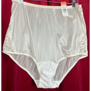 The Case For Granny Panties: 4 Underwear Mistakes That Can Affect