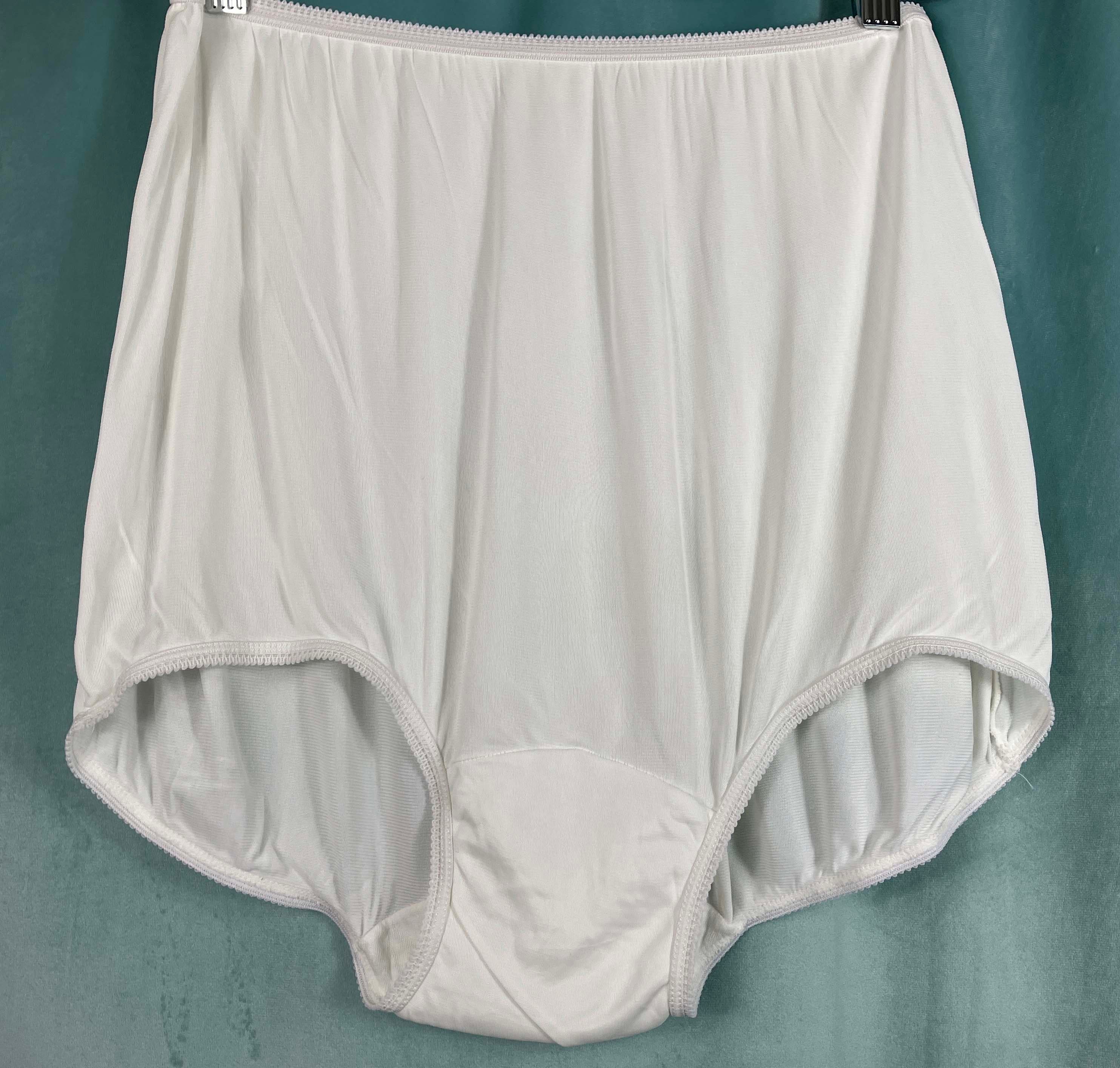 Vintage Hanes Her Way Full Brief Nylon Panty With Lace Waist Band  Candleglow Ivory Sz 6 medium 
