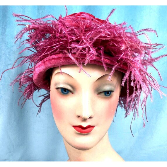 Vintage 1920s Flapper Pink Velvet + Feather Cloch… - image 2