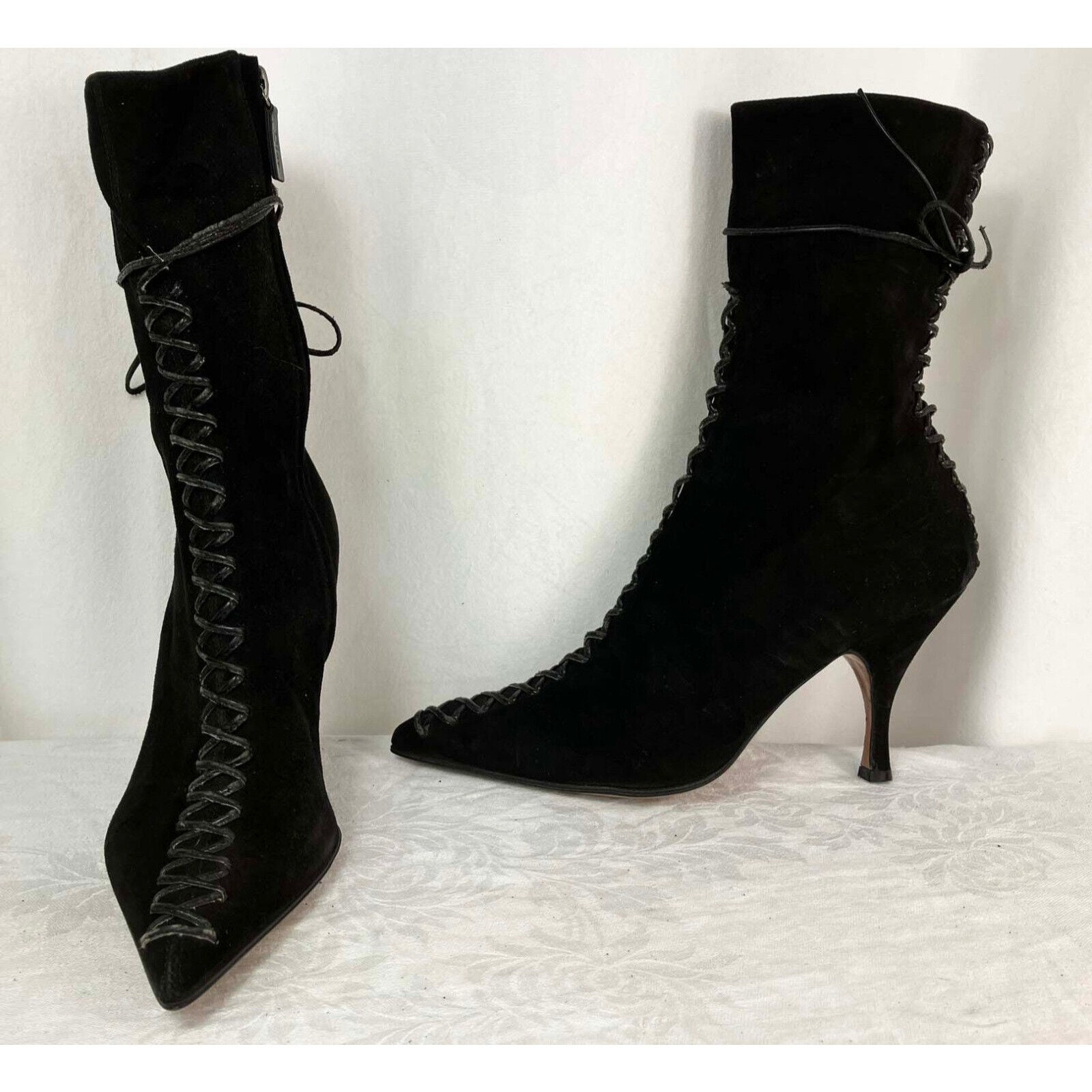 Vintage dior boots 🤩 #dior #christiandior #boots #heels #shoes #black  #halloween #autumn j'adore #love