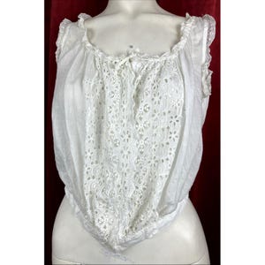 eyelet ribbon cami (white × blue ribbon) eyelet ribbon cami (white × blue ribbon) Ribbon Lace-Trim