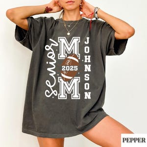 Personalized Senior Football Mom 2025 Shirt, Football Mama Shirt Football Mom Gift, Game Day Shirt, Mother Days Gift shirt Sports Mom Shirt