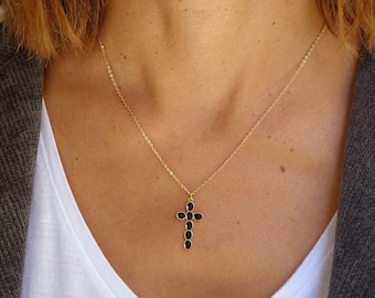 Collier Croix Simple SEULEMENT DISPONIBLE en BLANC  actuellement, collier minimaliste, collier acier inoxydable, collier religieux,