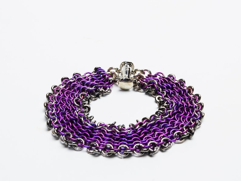 Violet Niobium Micromaille Chain and Link Bracelet