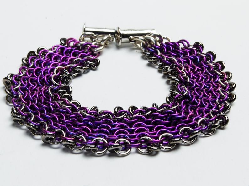 Violet Niobium Micromaille Chain and Link Bracelet