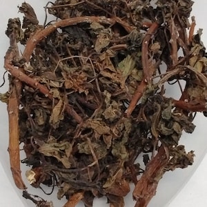 Ewe Lapalapa Pupa/Red Jatropha Leaves/Dried Herbs/Jatropha Gossypiifolia