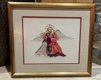 Pièce encadrée au point de croix du modèle « L'ange de l'espoir » par Lavender & Lace