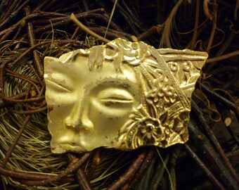 Broche vintage dorée JJ (Jonette Jewelry) pour femme asiatique ou visage de geisha