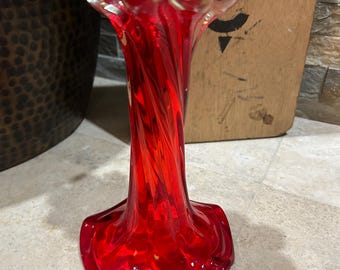 Vase vintage en verre rouge soufflé à la main, à bords ondulés - Sans marque