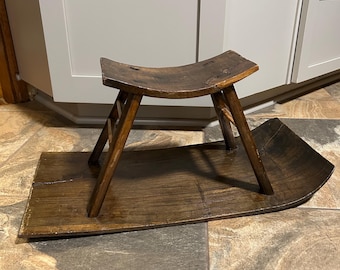 Chaise luge ancienne en bois pour enfants ou chaise à ramasser des palourdes du XIXe siècle faite main