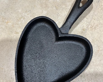 Vintage Heart-Shaped Cast Iron Skillet - Black