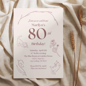 Modèle d'invitation d'anniversaire fantaisiste avec animaux de compagnie et fleurs