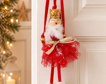 Poupée, décoration de Noël personnalisé, fait main, à suspendre, décoration artisanale rouge et or, cadeau de Noël fait main, poupée de Noël