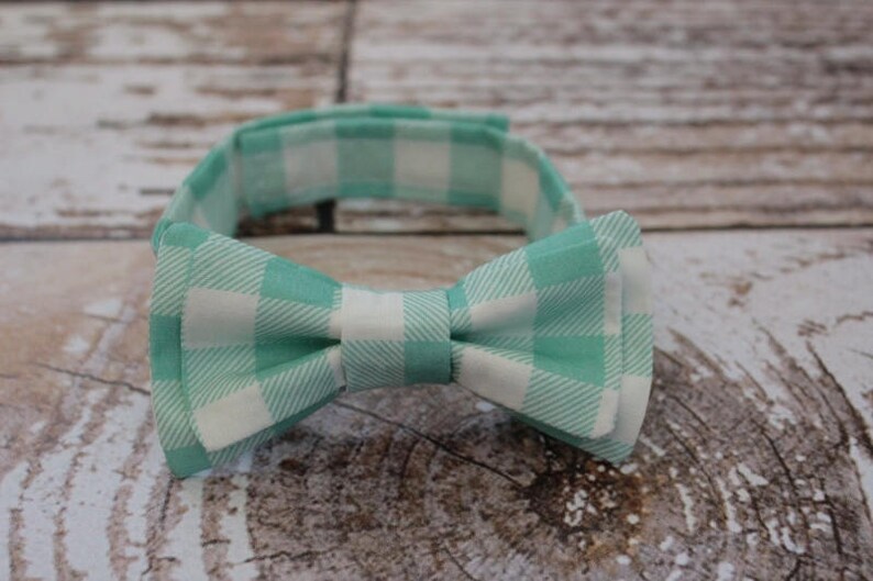 Handmade baby boys plaid bow tie in green and white image 1