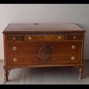 Aparador vintage, aparador antiguo de caoba estilo Regency, cómoda, mueble de TV, mesa de entrada: espejo ornamentado, tiradores de latón