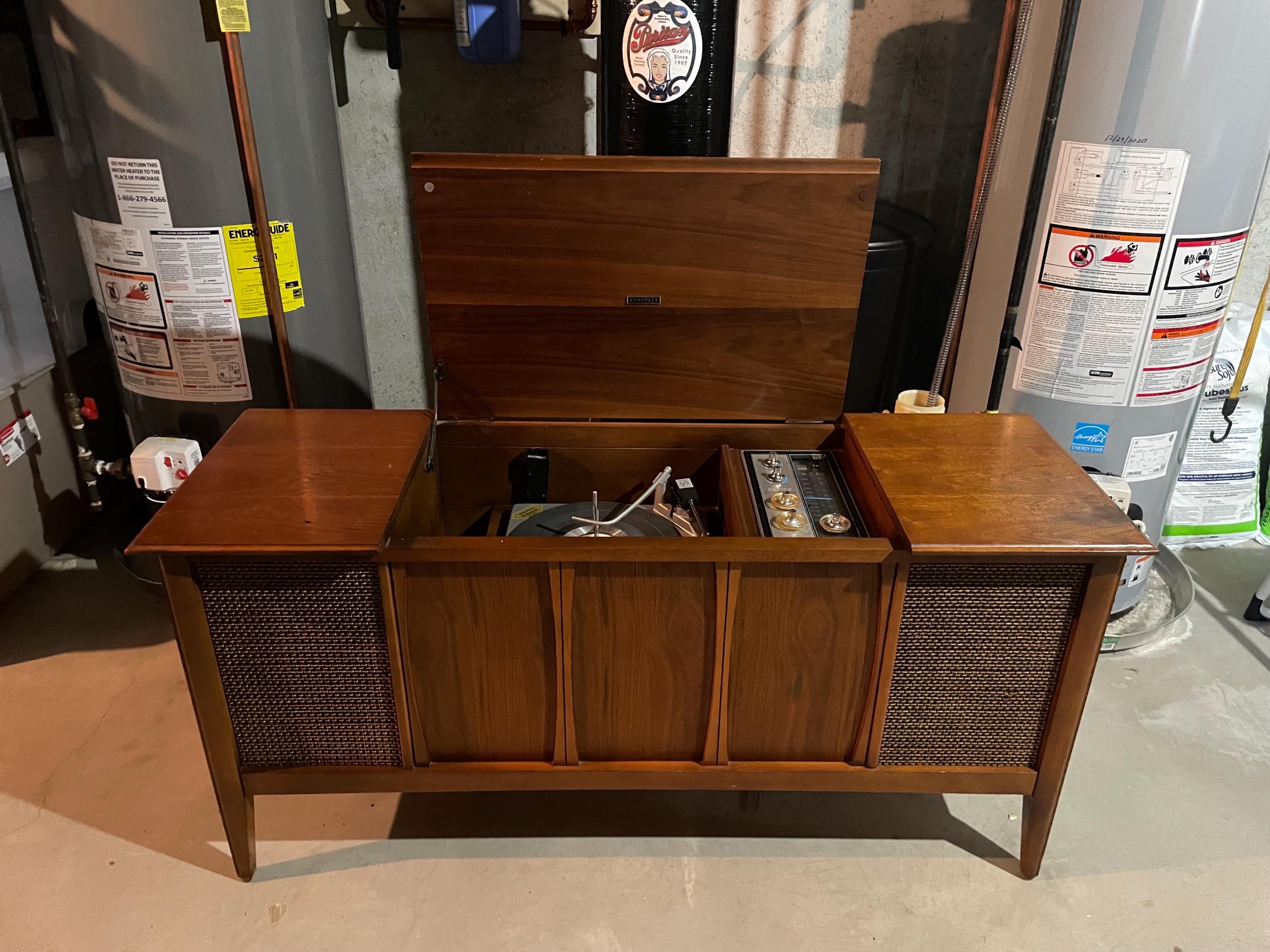 Vintage 1960's Zenith Stereo Console in Walnut- Mid Century Modern
