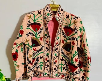 Chaqueta con bordado suzani hecho a mano, chaqueta reversible, abrigo para mujer, chaqueta corta suzani, chaqueta suzani de tela TNT, chaqueta floral