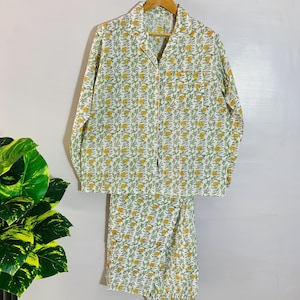 Floral Pj Set, Cotton Pj Set, Lightweight Summer Lounge Set, Sleepwear Set, Pj Set For Her, Gift For Bridesmaid, Personalized Gifts