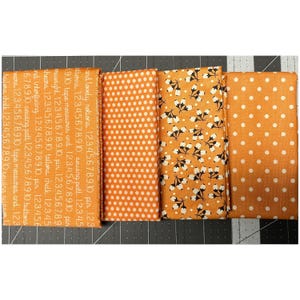CHESTNUT STREET par Joanna Figueroa pour Moda. Tissu de courtepointe 100 % coton. Retraité. Choix de 4 motifs/couleurs. Vendu par Fat Quarter.