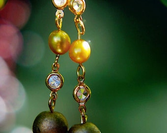 Earrings Gold Cultured Freshwater Pearl, Clear Swarovski Crystal and Wooden Gold Bead
