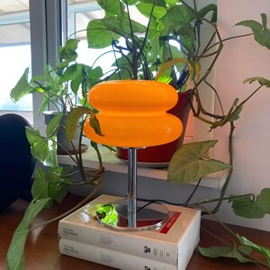 Lámpara de mesa de vidrio con forma de macarrón naranja / Lámpara con forma de hongo / Lámpara de malvavisco / Diseño de la era espacial / Lámpara de escritorio con forma de macarrón retro / Lámpara de mesa de mediados de siglo