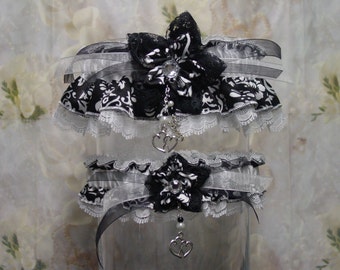 Kanzashi Flower Black and White Floral Garter Set