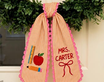 Guirnalda de rayas bordada para profesor, letrero personalizado para la puerta del profesor, letrero con nombre para el aula, regalo personalizado para profesores de colegio para la vuelta al cole.