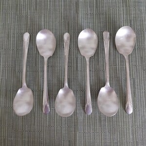 1941 William Rogers IS Set of 6 • Cream Soup Spoons • Silverplate