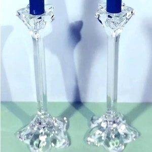 Zestaw 2 świeczników Kosta Boda Crystal z lat 60. XX wieku, 9 cali, stożkowe, stożkowe, wyprodukowane w Szwecji, stół jadalny, kominek, wieczór panieński, prezent ślubny
