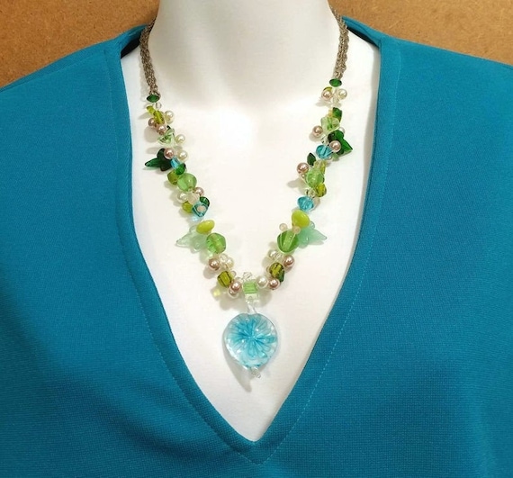 Modern Earrings Silvertone Triangular Wire Wrap B… - image 10