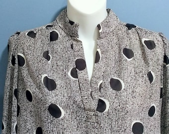 1980s Ladies Blouson Bust 36 Midi Dress by Marinette, Polyester Black & White Long Sleeve Mandarin Collar Hipster Everyday Fashion USA Made