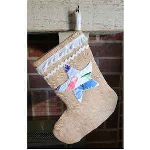 女性用タンカラーの天然麻ストッキング、アイレットレース、リックラックカフ、パッチワークスターアップリケ付き、ホリデー＆通年収納、マントルディスプレイギフト