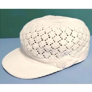 Zeldzaam ontwerp dames- of meisjespet Klassieke witte machinaal gehaakte muts One Size, krantenverkoper, Baker Boy, Gatsby, Fiddler Cabbie, vizierbaretstijl