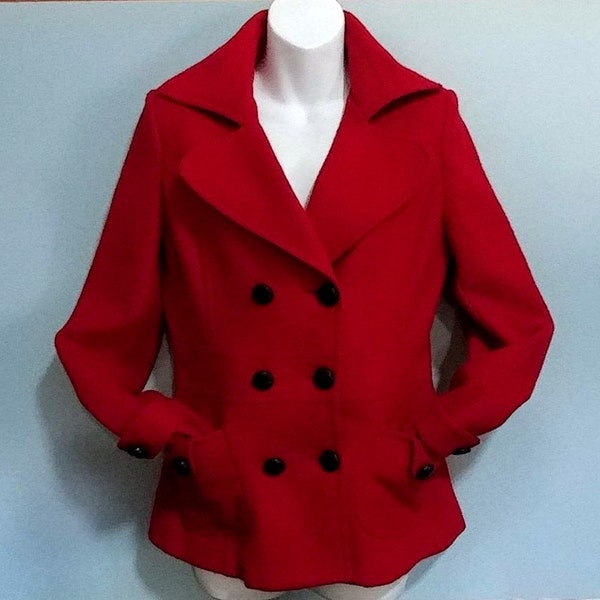 1990er Jahre Roter Pea-Coat-Stil Mantel Büste 36 Zweireihig 3/4 Länge Notch Kragen von Forever Twentyone Polyester Wolle Mischung Womenswear Oberbekleidung