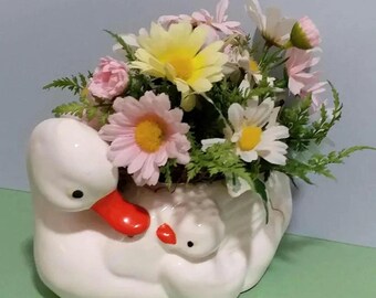 Sweet White Ceramic Duck & Duckling Planter Shasta Daisy Centerpiece FOR Spring, Easter, Nursery Dresser New Mom Baby Shower Decoration Gift