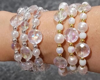 Pulseras de alambre con memoria de 2 y 3 bucles con cuentas: cuentas redondas facetadas iridiscentes, de vidrio, acrílico, perladas, plateadas y doradas, para regalar o conservar.