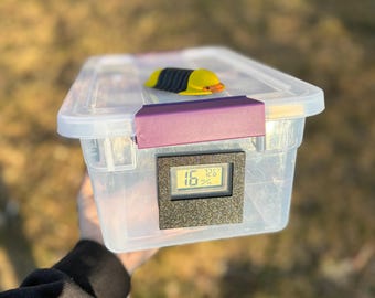 Latching 6-Quart Isopod Enclosure (Complete Setup)