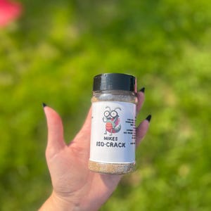 Mikes Iso-Crack | Isopod Food, Isopod Treat, Premium Bug Food, Insect Food, Arthropod Diet, Pod, Springtail Food, Springtail Diet, Bioactive
