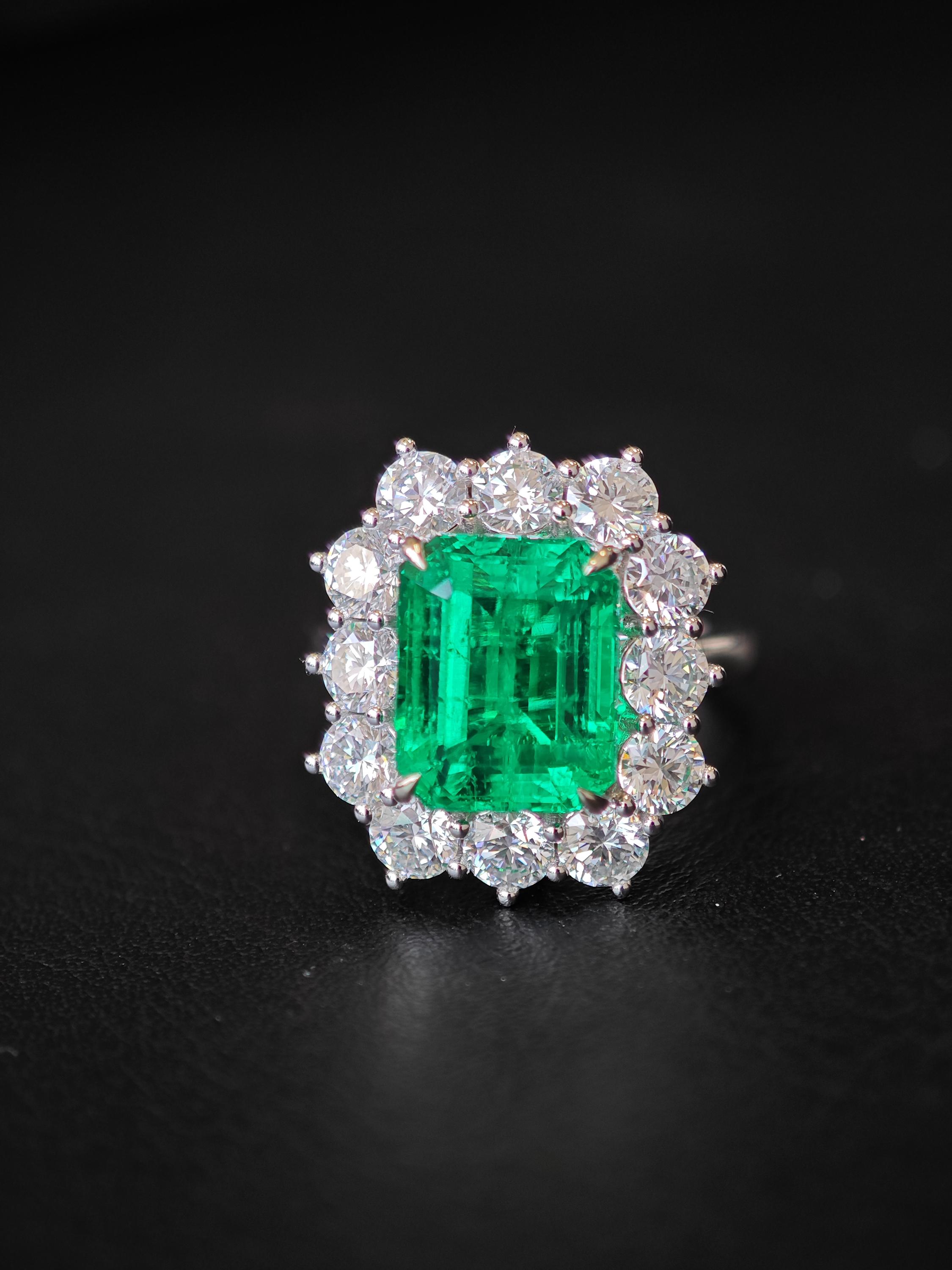 6 Carat Lab Grown Emerald Engagement Ring / Round Pave Diamonds / 9k white Gold Ring / 2-in-1 Diamond Ring Necklace