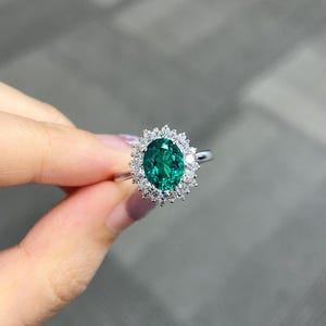 1.8 Karat, Smaragdring, Labor gewachsener Smaragdring, kann Geburtsstein, Halo-Ring aus Sterlingsilber, Smaragdring, Ring mit ovalem Schliff,