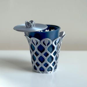Q-Tip Holder with Lid – Bathroom Storage Jar – Qtip Dispenser – Cotton Swab Holder – Bathroom Organizer – Gift for Her – OINKS Design House