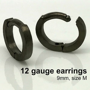 Brincos de argola preta de cinza de fogueira de calibre 12, brincos masculinos, brinco de cartilagem calibrada, brinco de hélice, brincos de argola huggie E140MB 12G